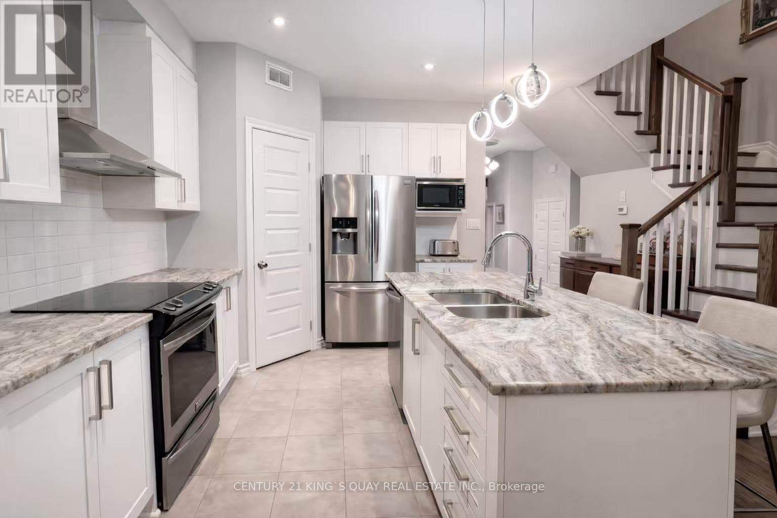 891 RIVERVIEW WAY photo 4