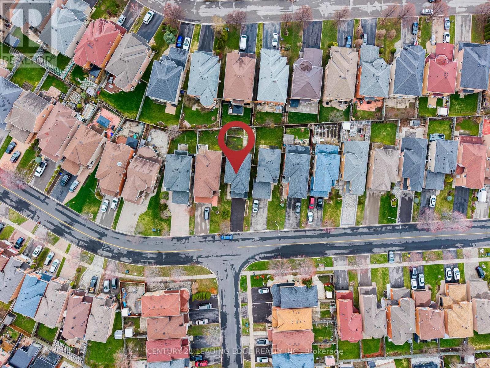146 ROXBURY STREET photo 5