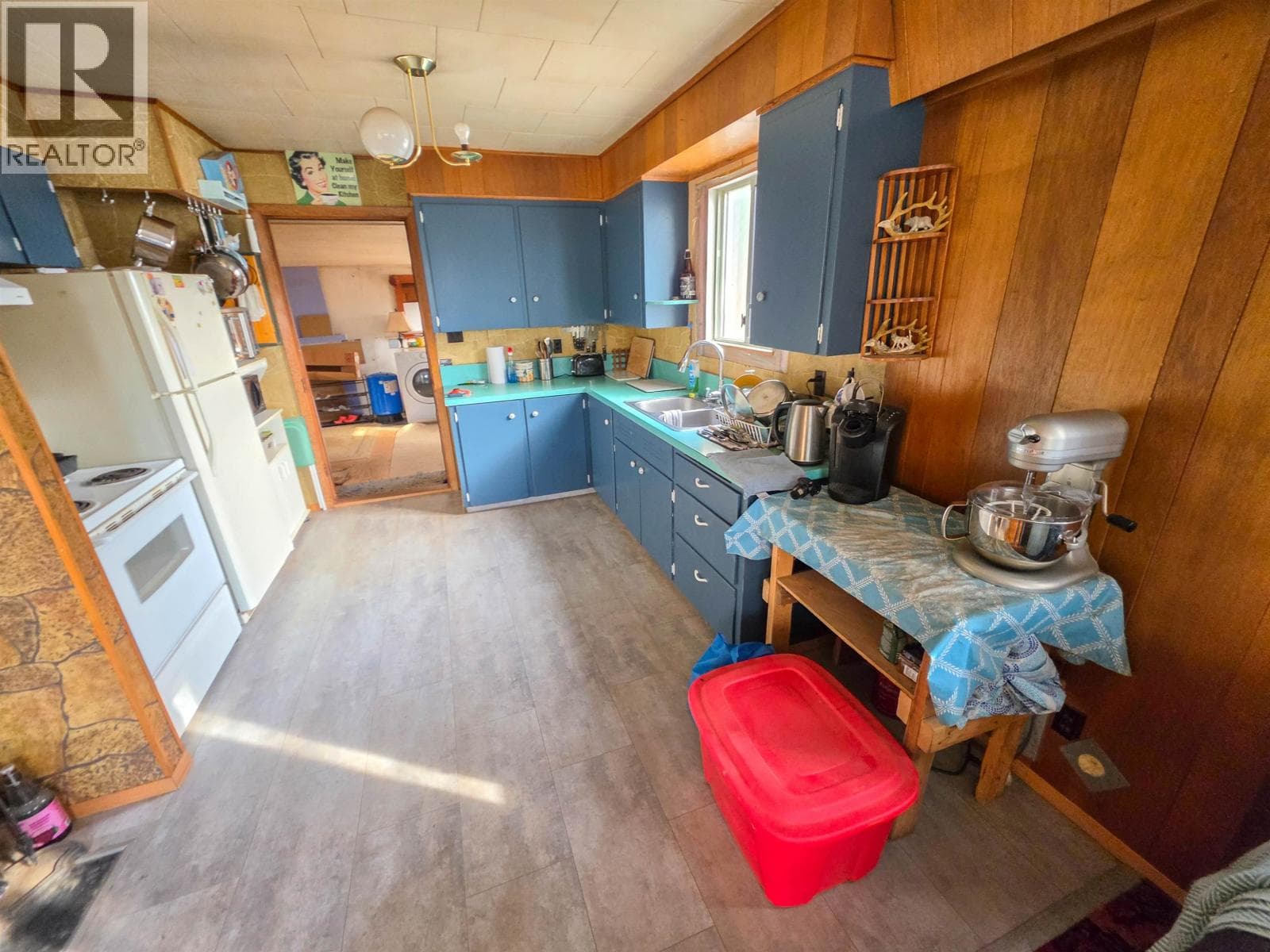 6732 LAGERQUIST ROAD photo 3