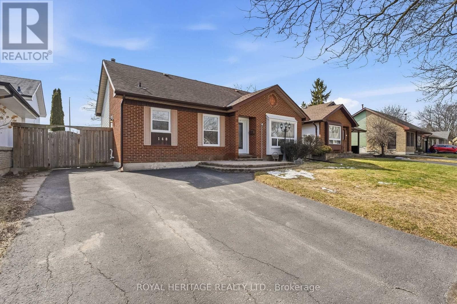 148 GUTHRIE CRESCENT photo 2