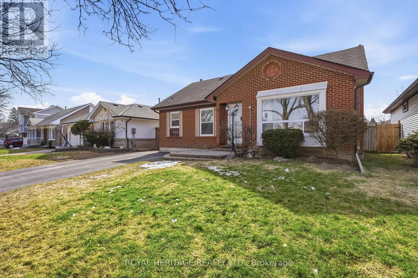 148 GUTHRIE CRESCENT photo 3