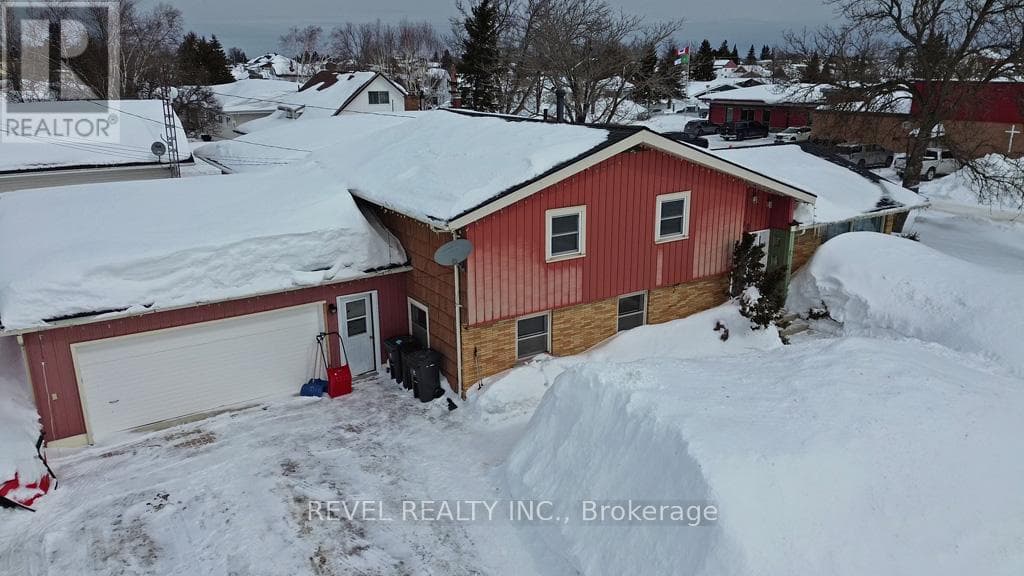 490 MARION STREET photo 4