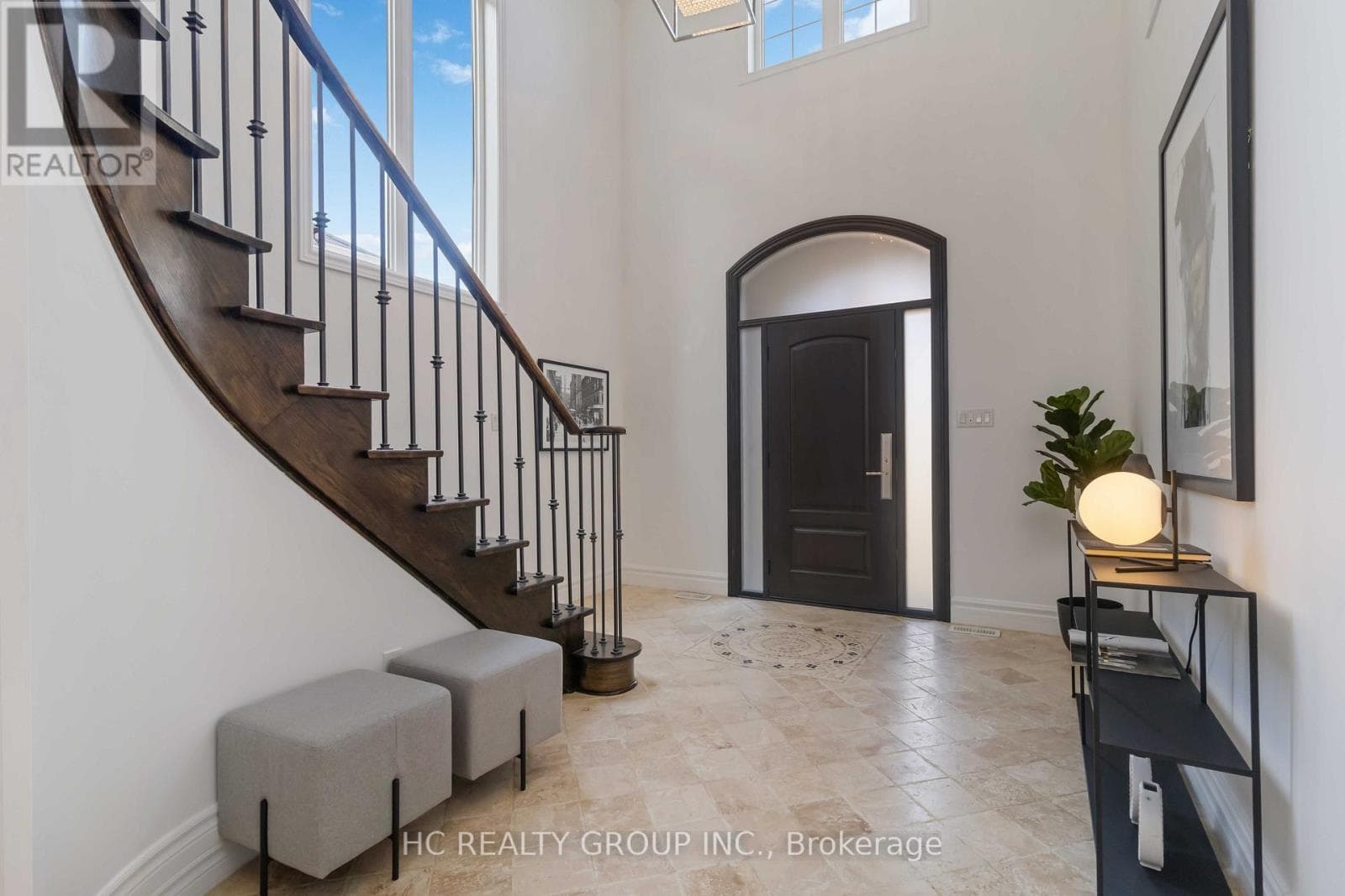 16 BEGONIA CRESCENT photo 2