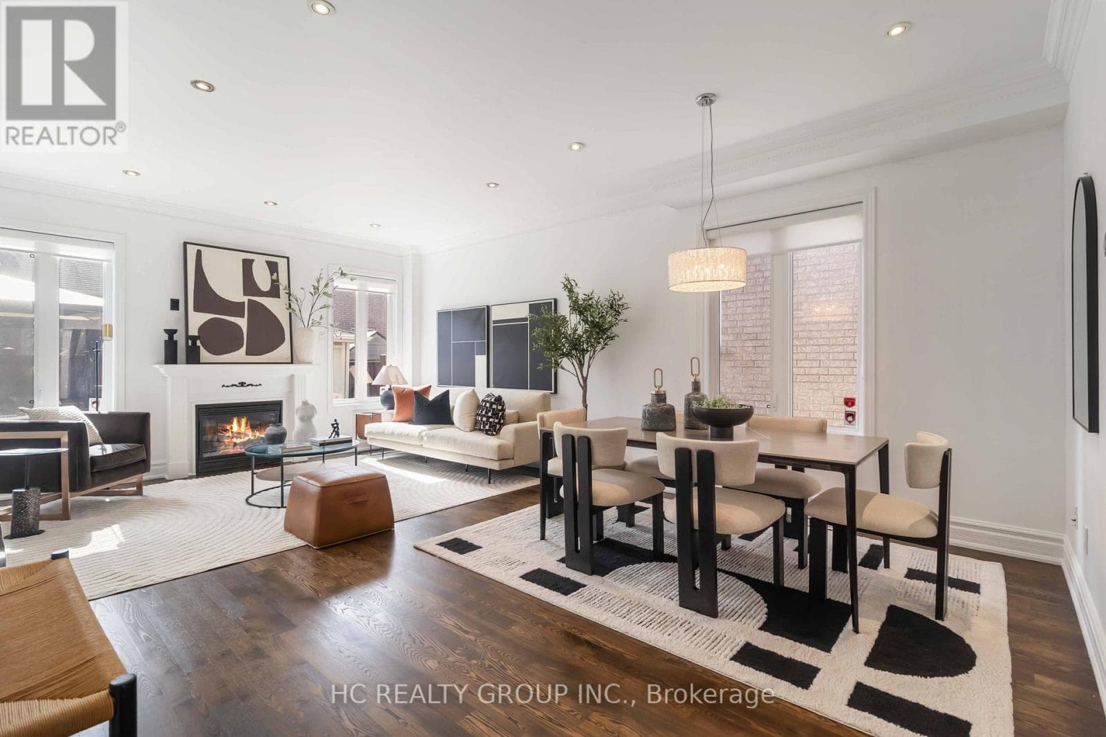 16 BEGONIA CRESCENT photo 3