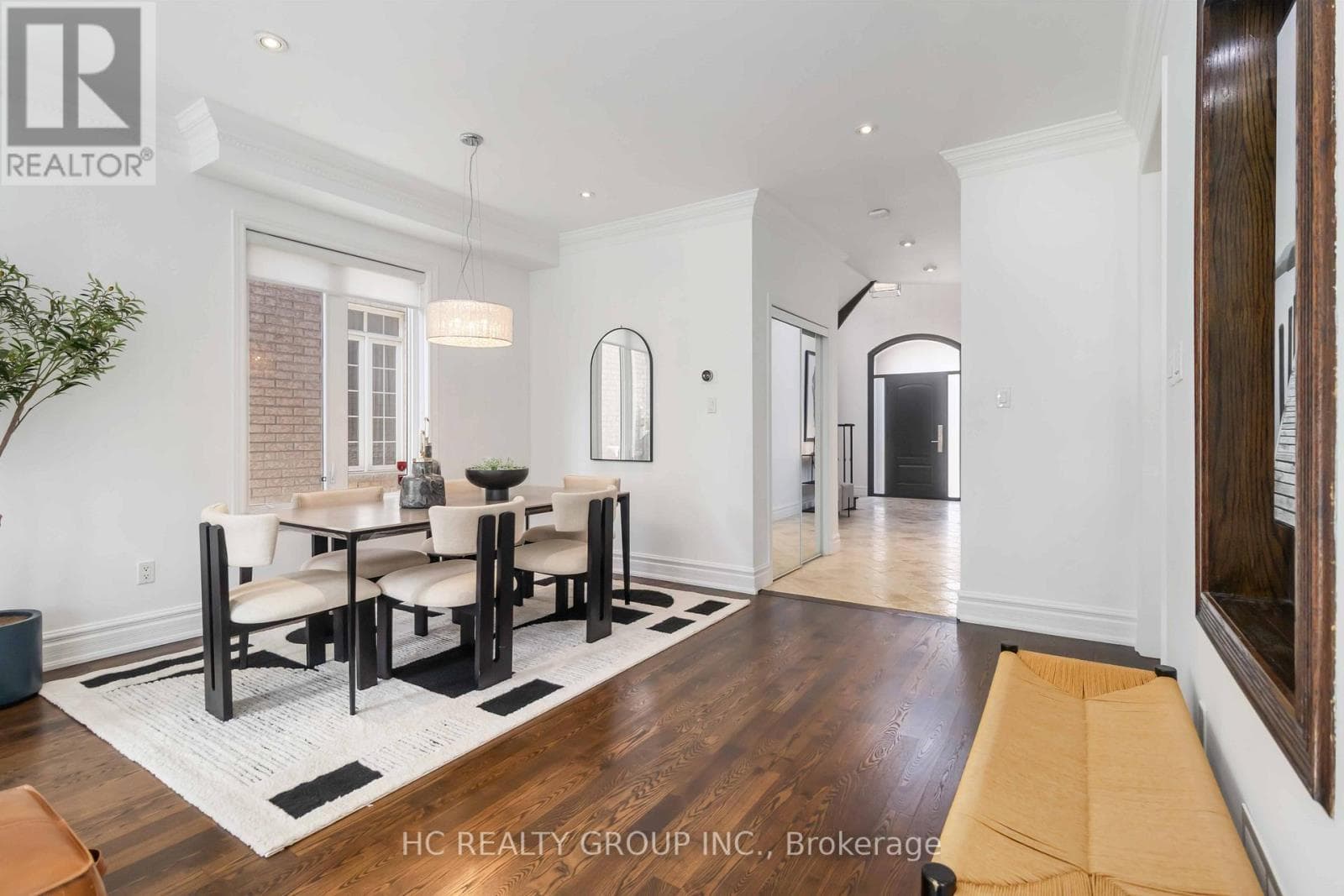 16 BEGONIA CRESCENT photo 4