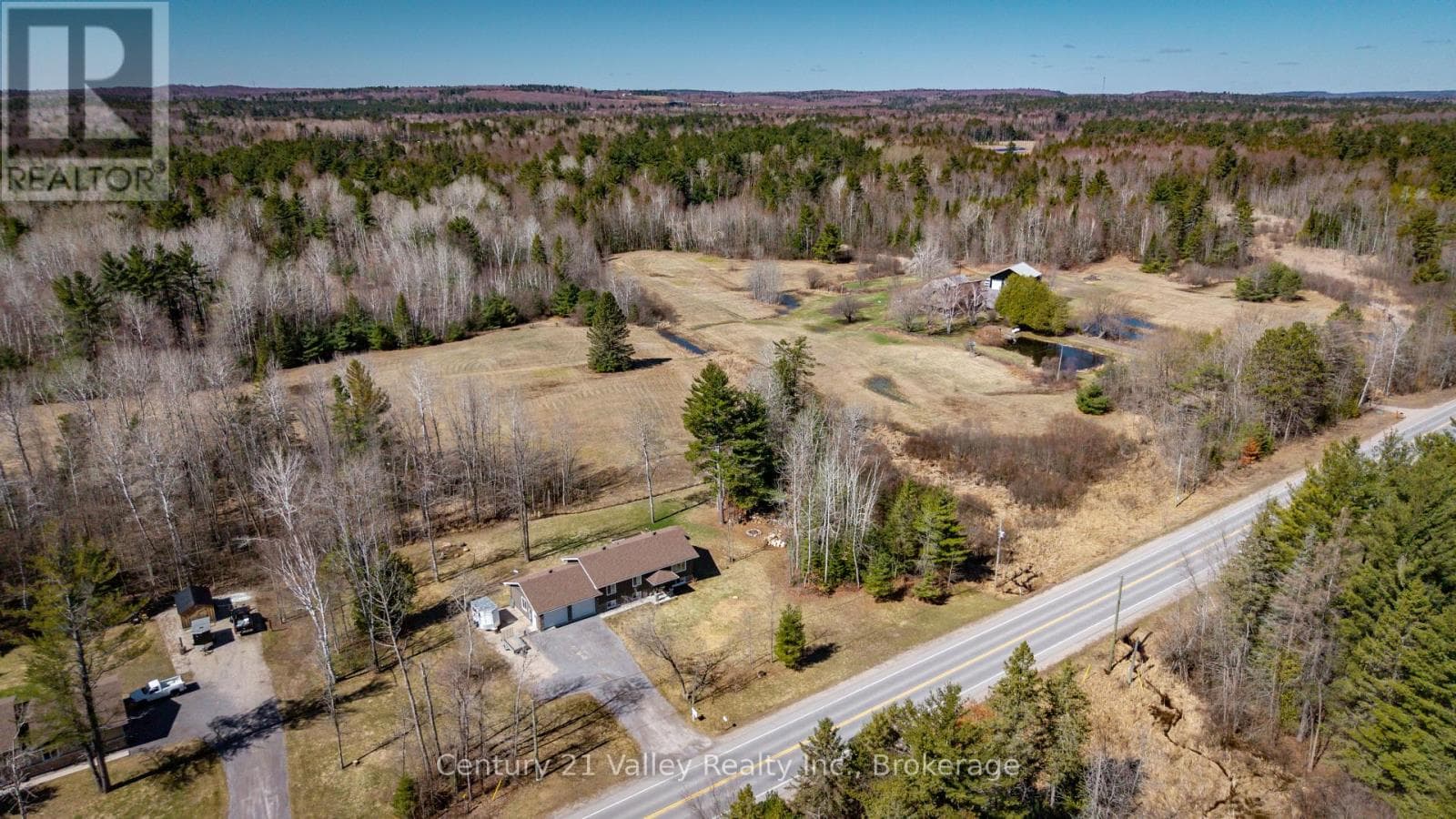 543 ANDERSON ROAD photo 2