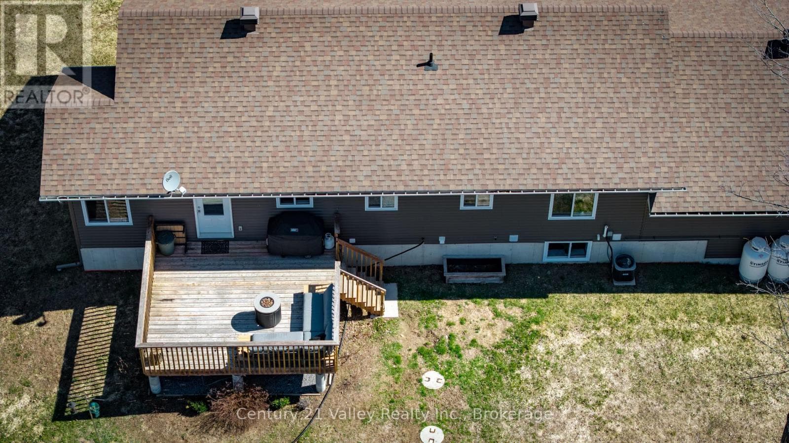 543 ANDERSON ROAD photo 3