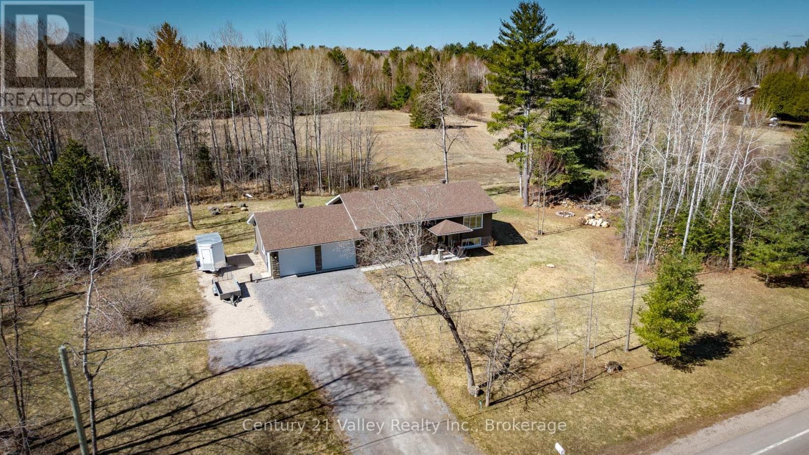 543 ANDERSON ROAD photo 4