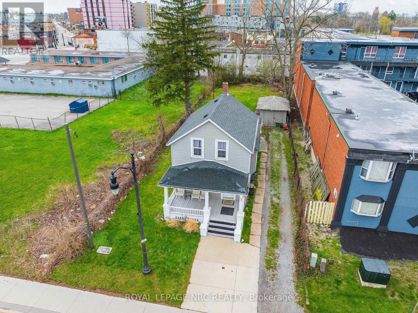 1 bath business at 5930 FALLSVIEW BOULEVARD — $799,000