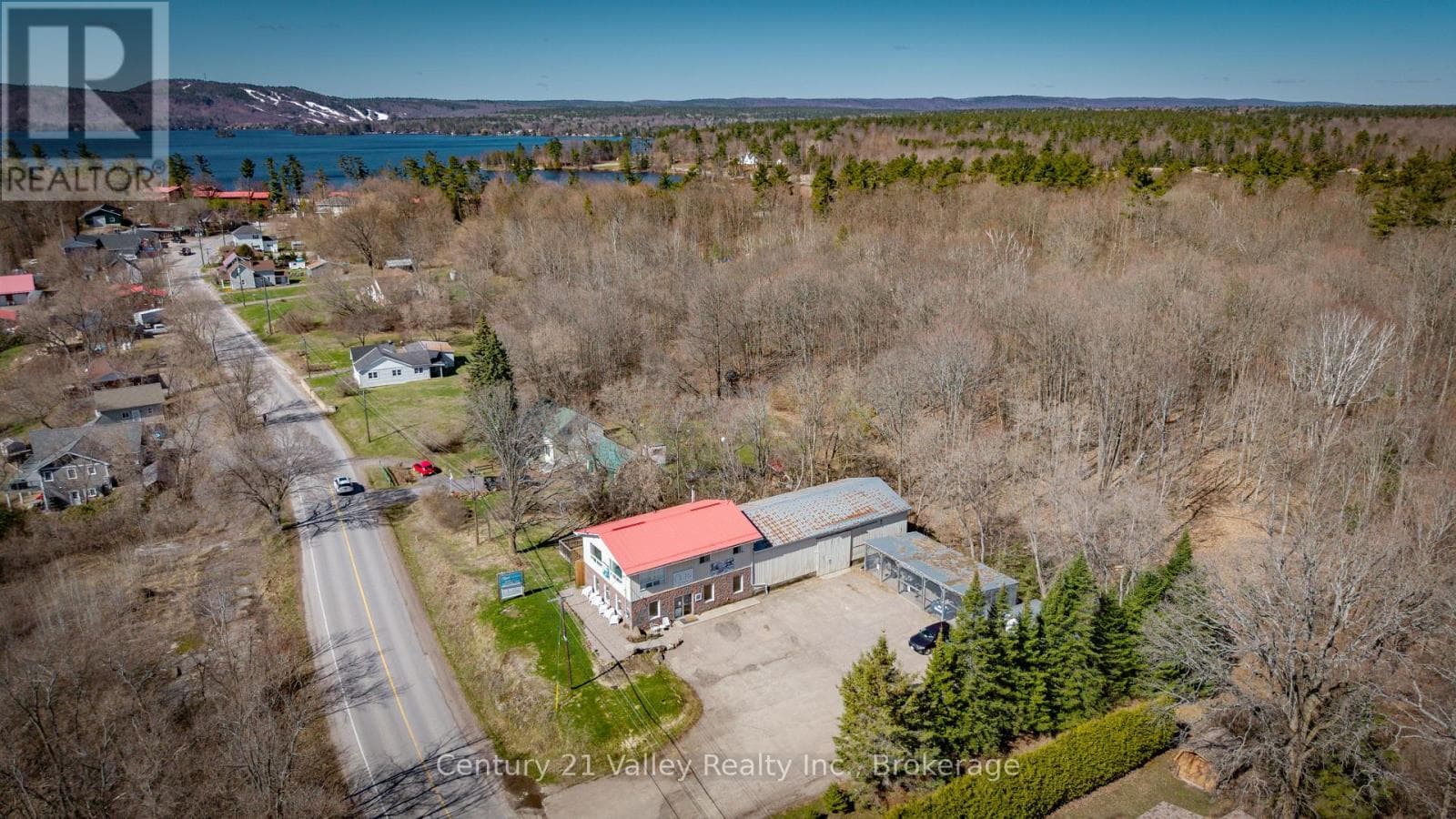 636 MILL STREET photo 5
