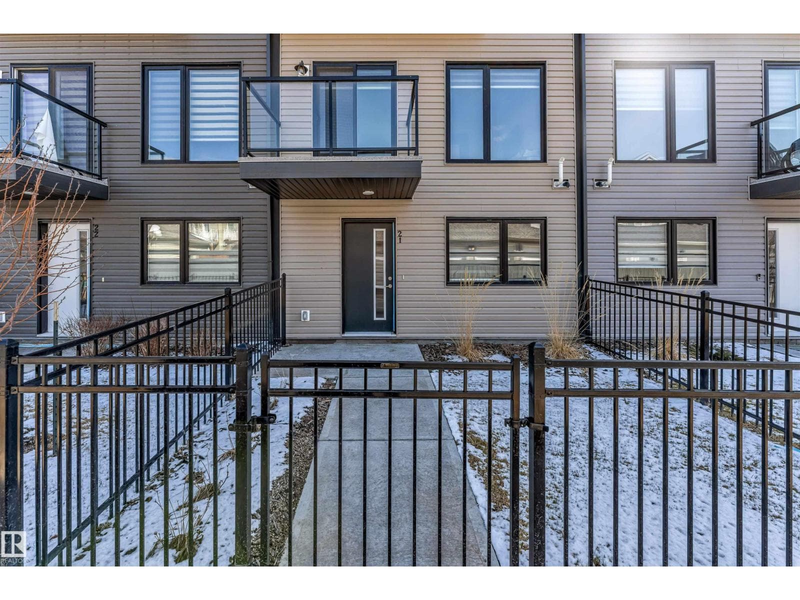 #21 11910 35 AV SW photo 2