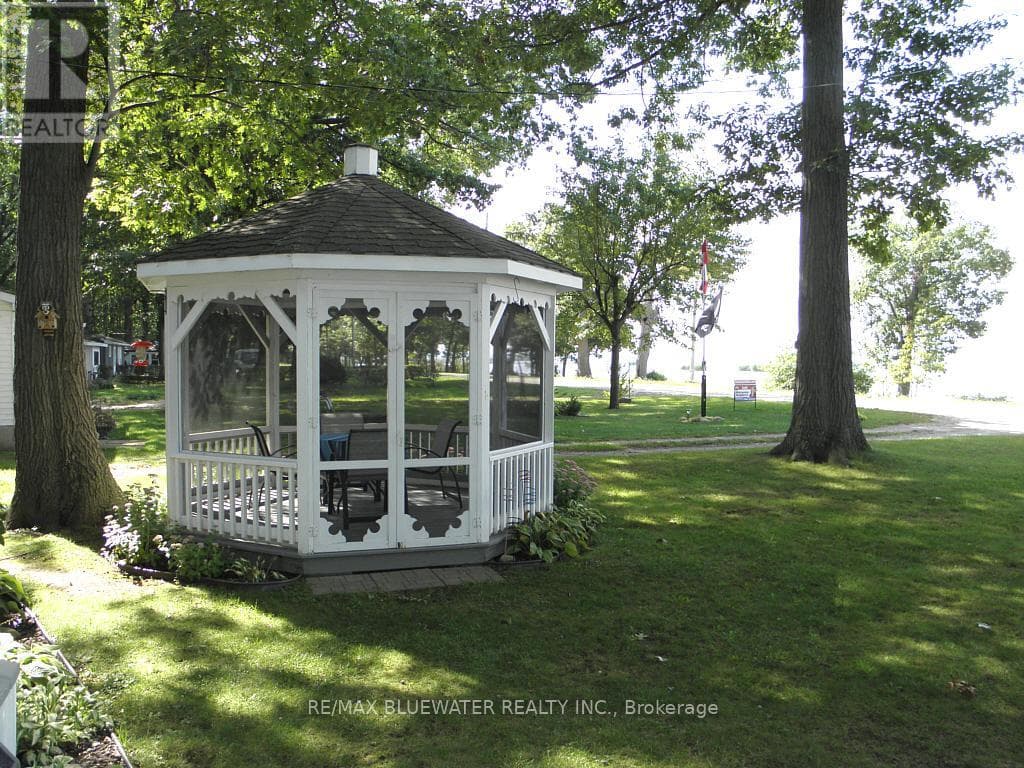 9714 LAKE ROAD photo 4