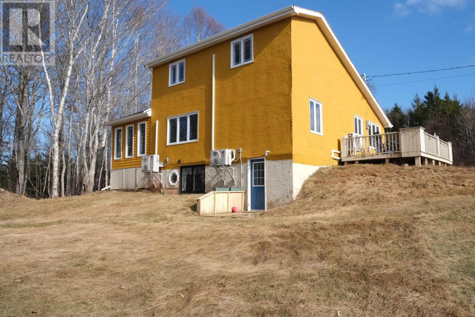 1518 Peters Road photo 3