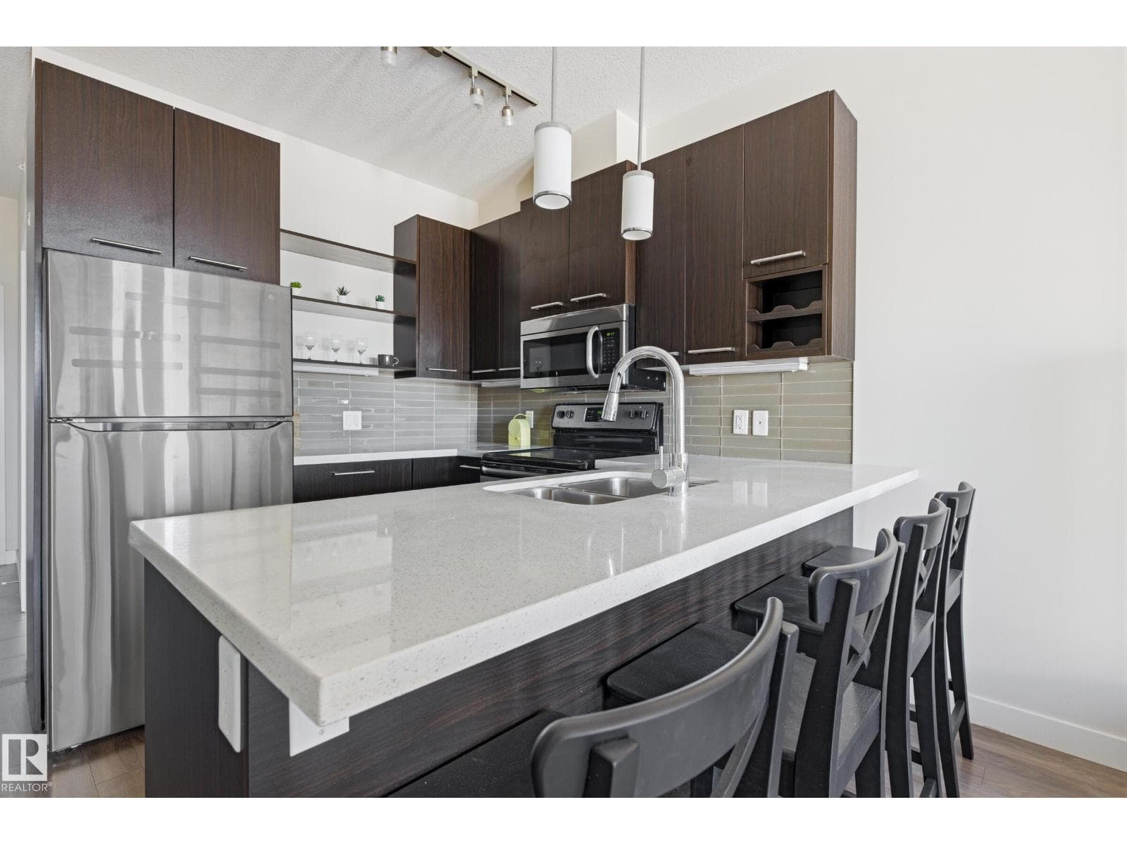 #403 10418 81 AV NW photo 4