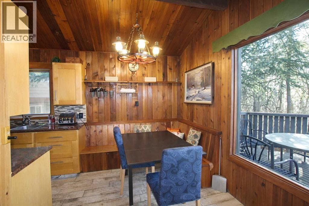 603 Fox Crescent photo 4