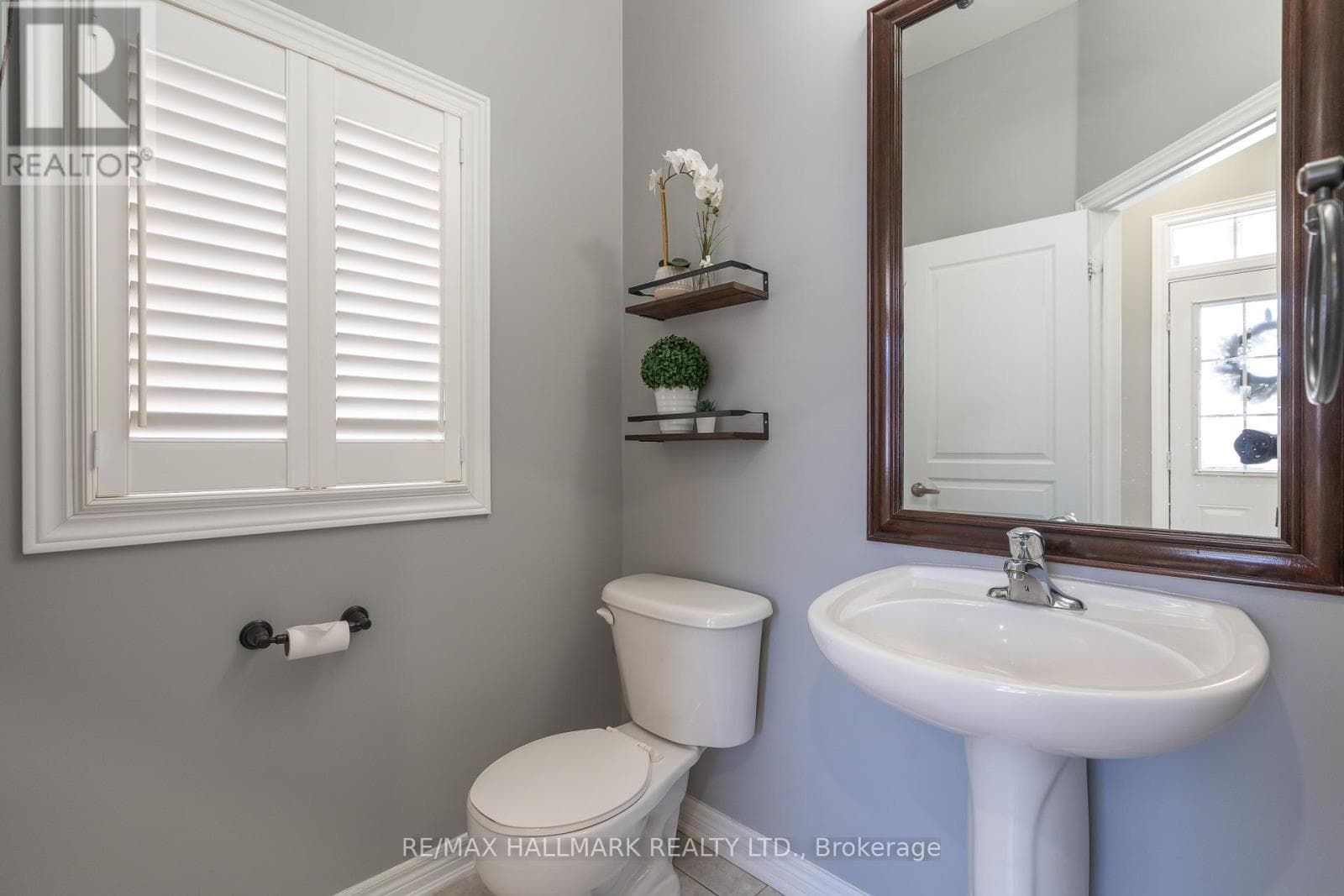 24 BEGONIA CRESCENT photo 5