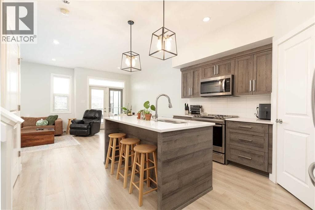 3, 67 Aquitania Circle W photo 3