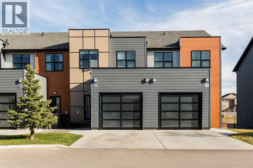 3 bed 4 bath single family at 3, 67 Aquitania Circle W — $425,000
