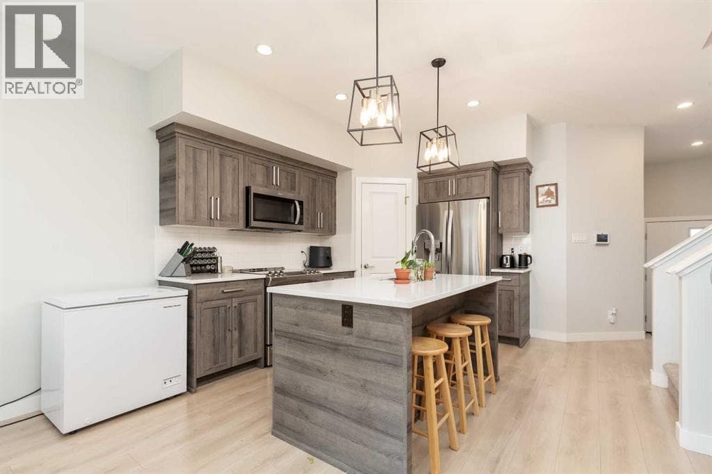 3, 67 Aquitania Circle W photo 4