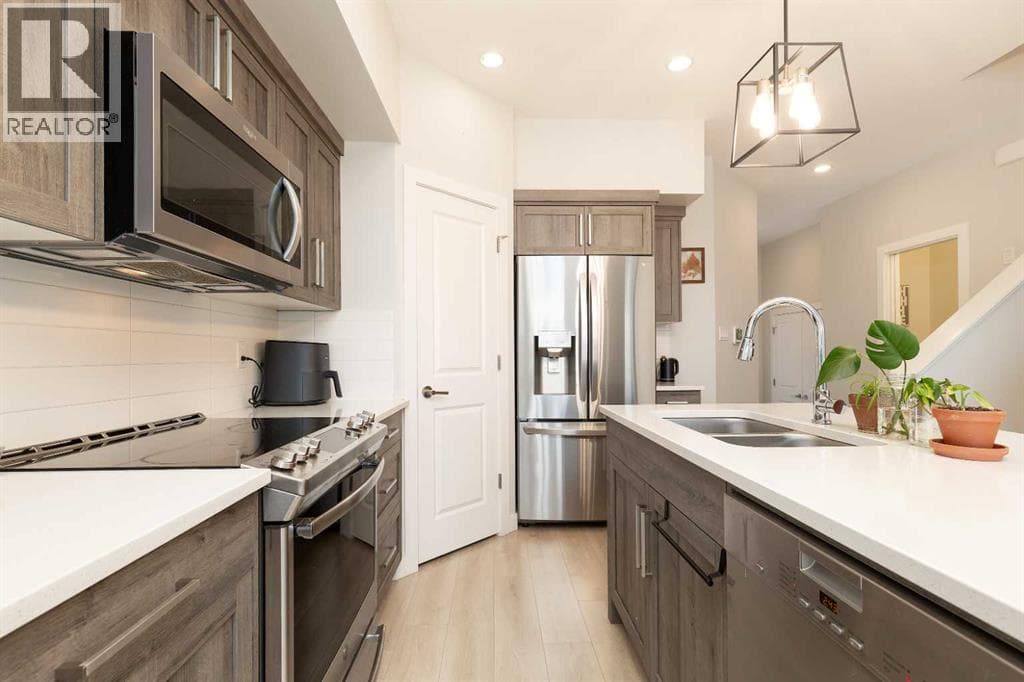 3, 67 Aquitania Circle W photo 5