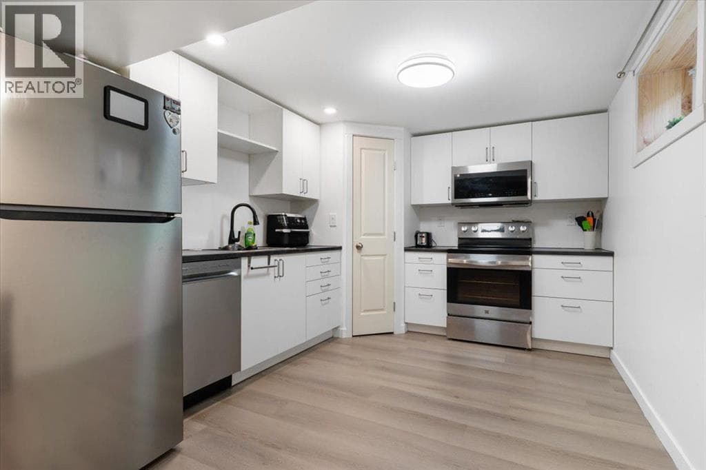9904 85 Avenue photo 2