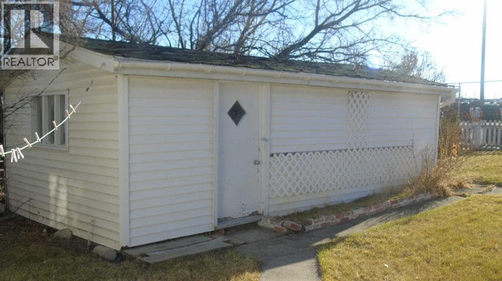 340 26 Street photo 4