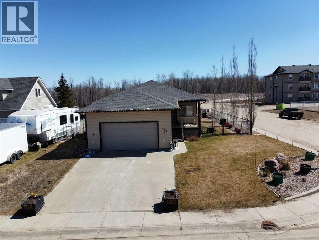 4 bed 3 bath single family at 601 3 Street — $389,000