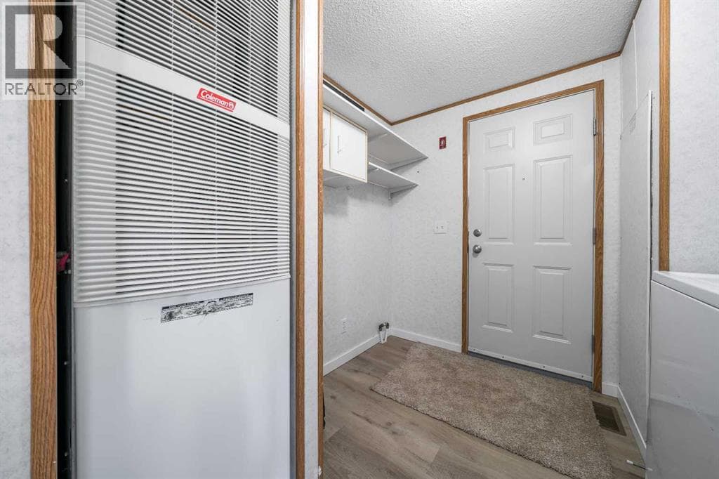 103 1 Avenue E photo 4