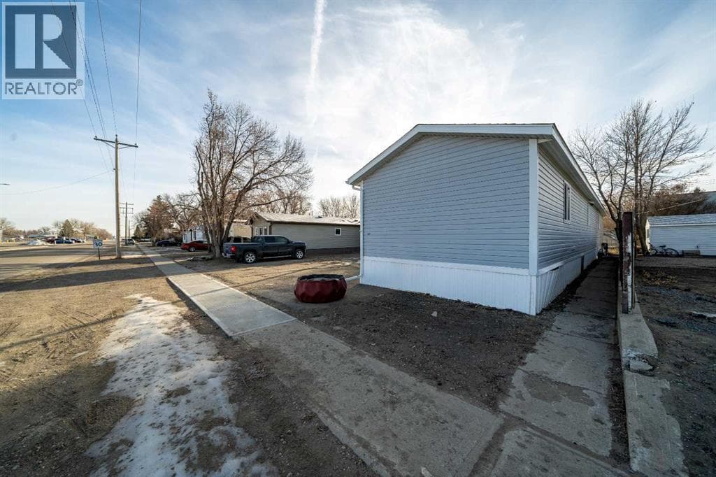 103 1 Avenue E photo 2