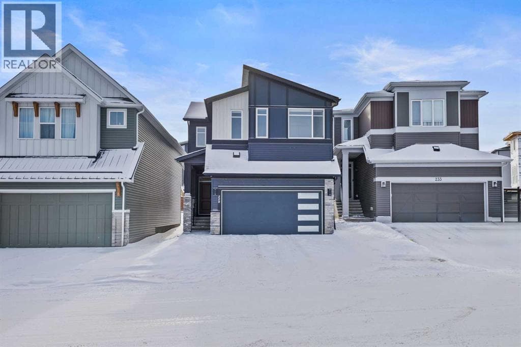 3 bed 3 bath single family at 229 Calhoun Crescent NE — $796,000