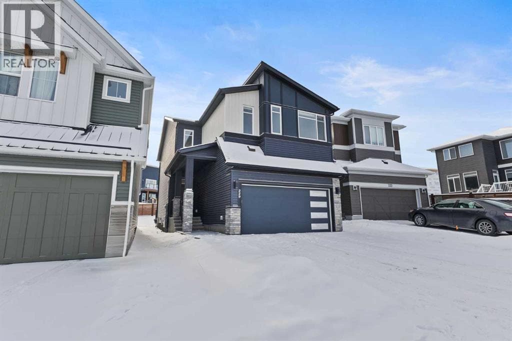 229 Calhoun Crescent NE photo 2