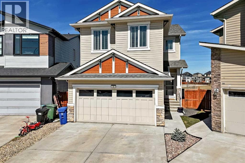 4 bed 4 bath single family at 35 Walden Mount SE — $784,900