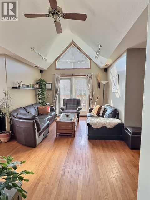 800 Connaught Drive photo 2