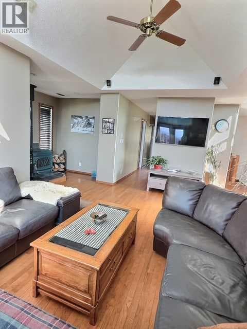 800 Connaught Drive photo 4