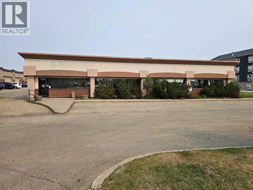 10070 117 Avenue photo 2