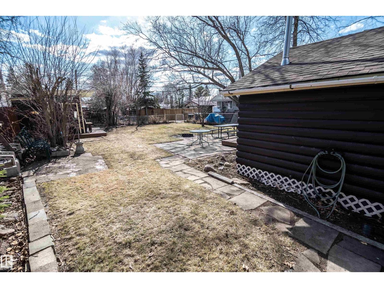 4828 52 ST photo 5