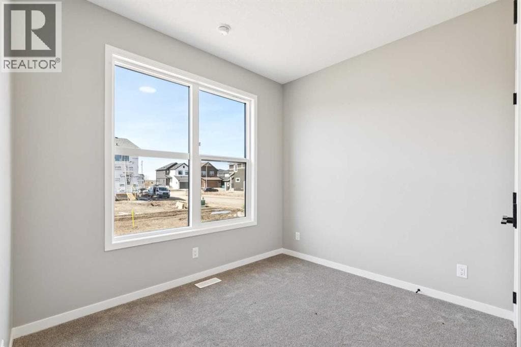 537 Hotchkiss Drive SE photo 4