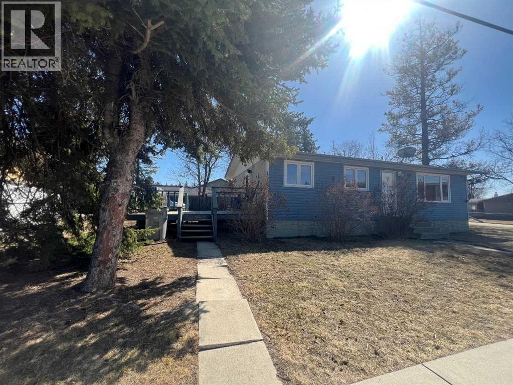 4830 16 Avenue photo 4
