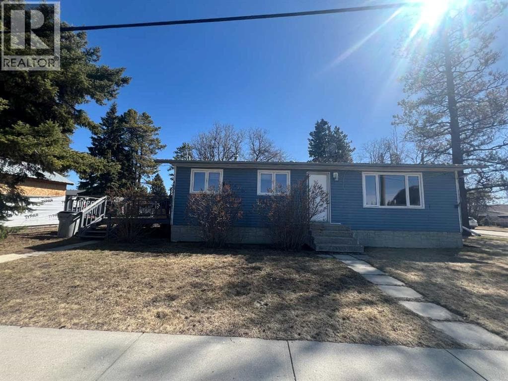 4830 16 Avenue photo 3