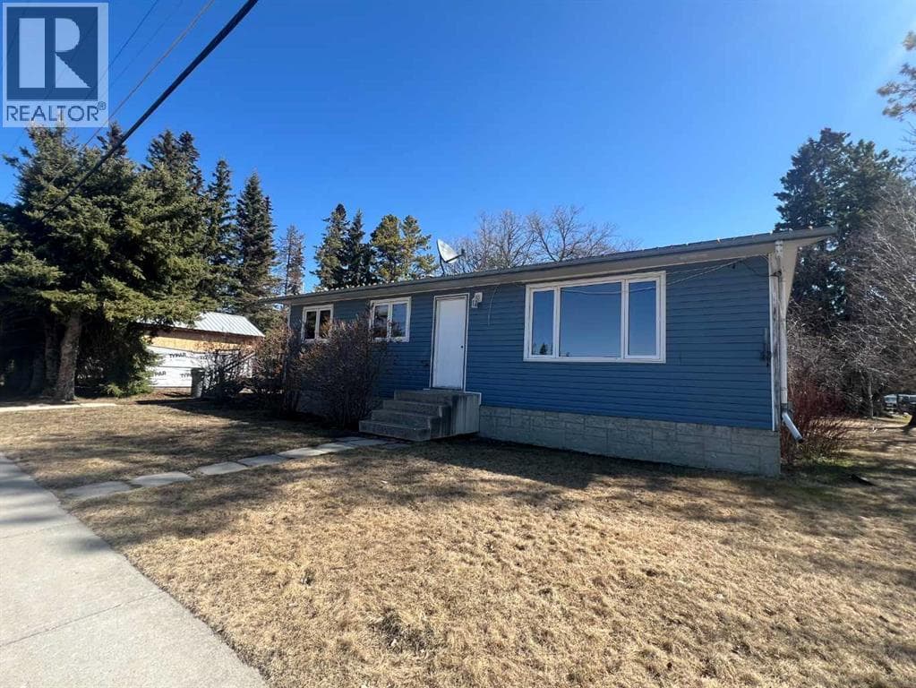 4830 16 Avenue photo 2