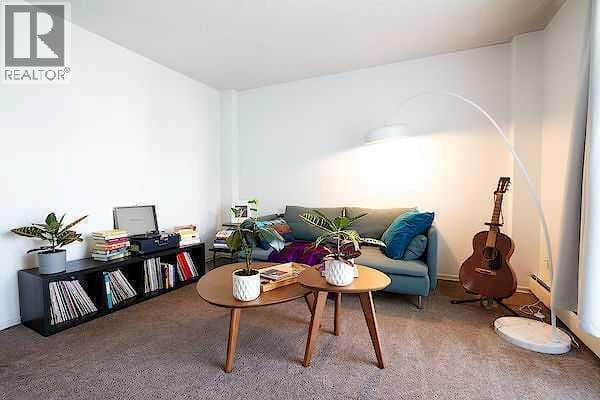 655 4 AV NE photo 2