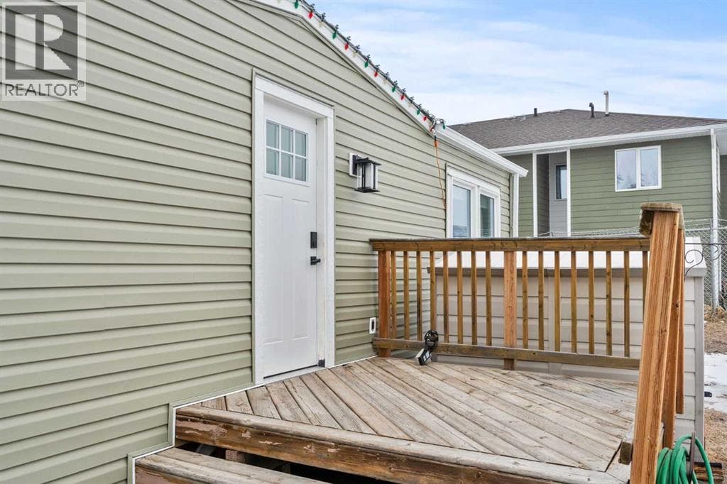 227 2 Avenue SE photo 3