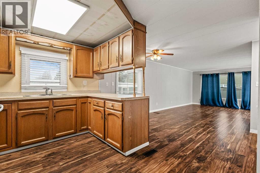 227 2 Avenue SE photo 8