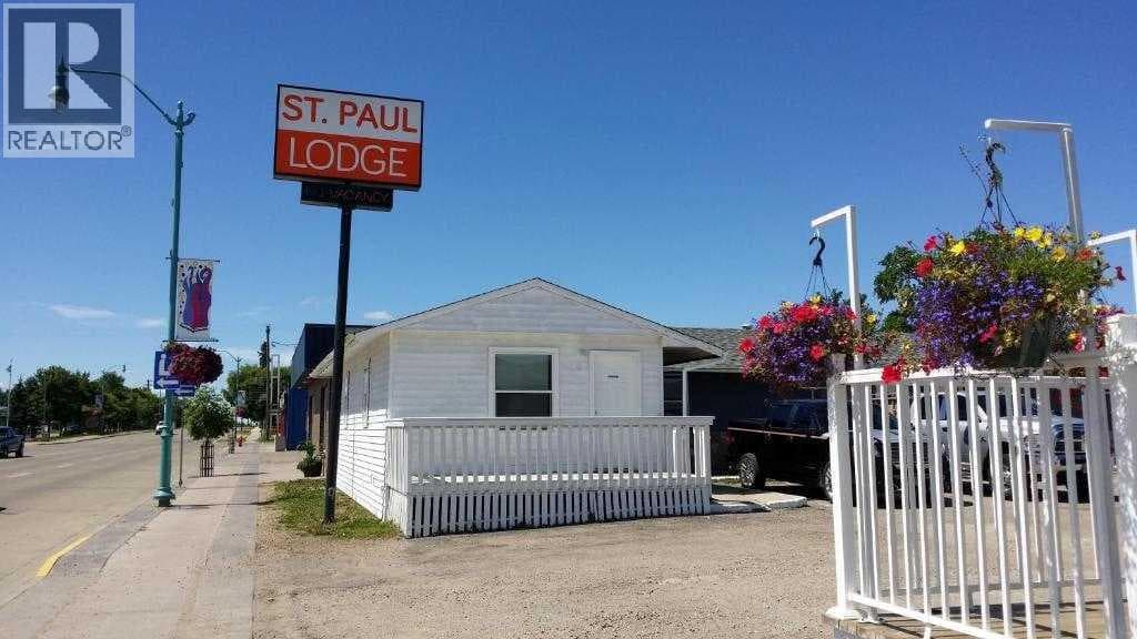 5214 50 Avenue photo 2