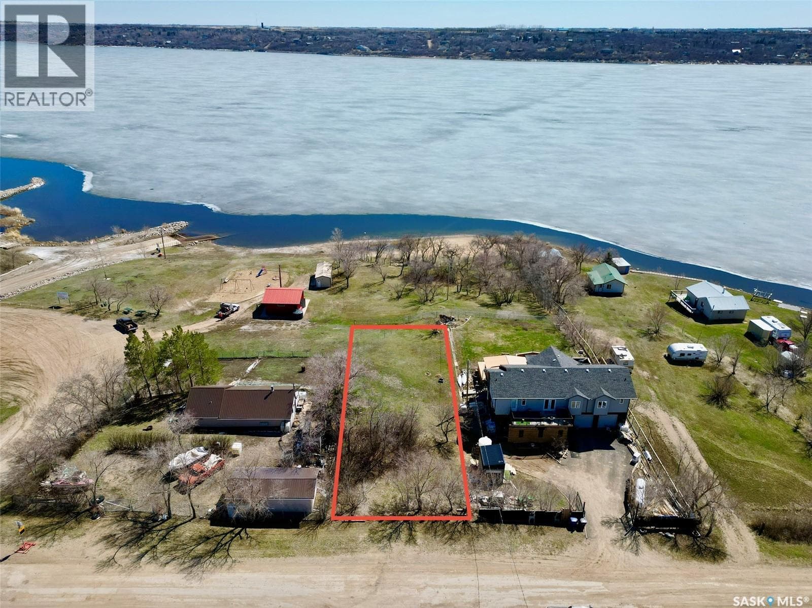 vacant land at 1300 Willow AVENUE — $84,500
