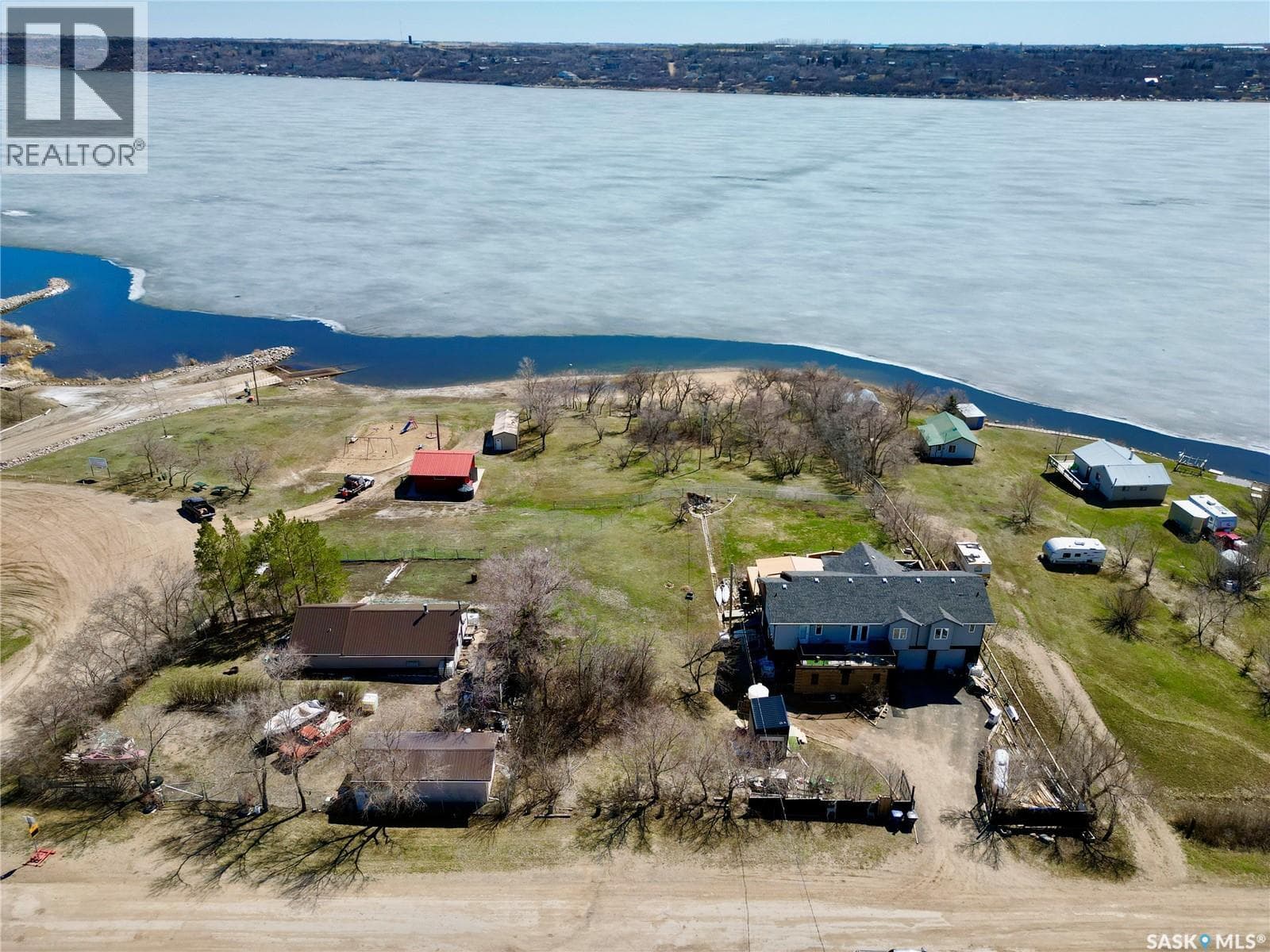 1300 Willow AVENUE photo 5