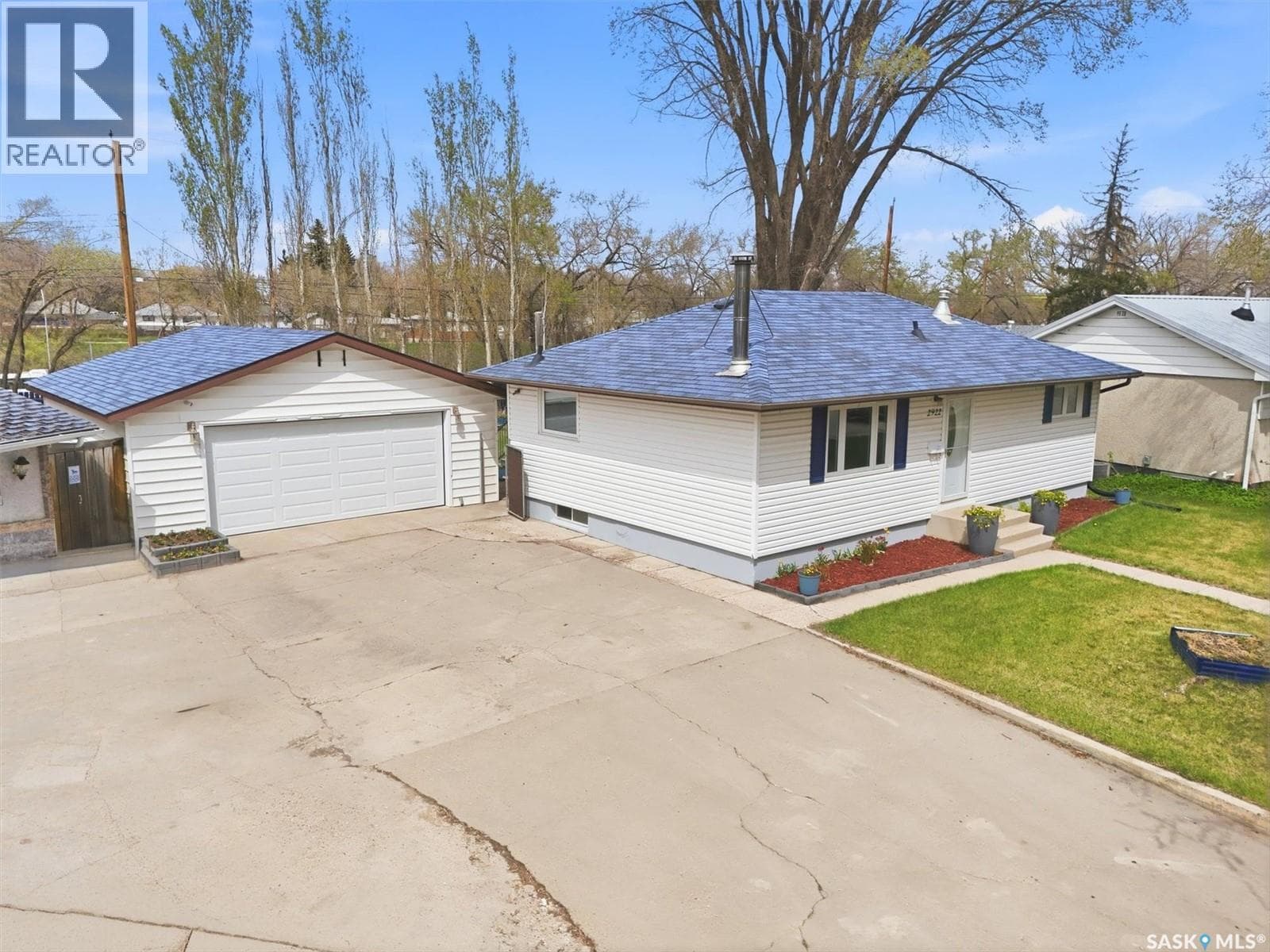 2922 21st STREET W