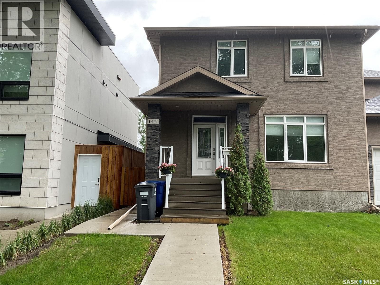 1412 Main STREET